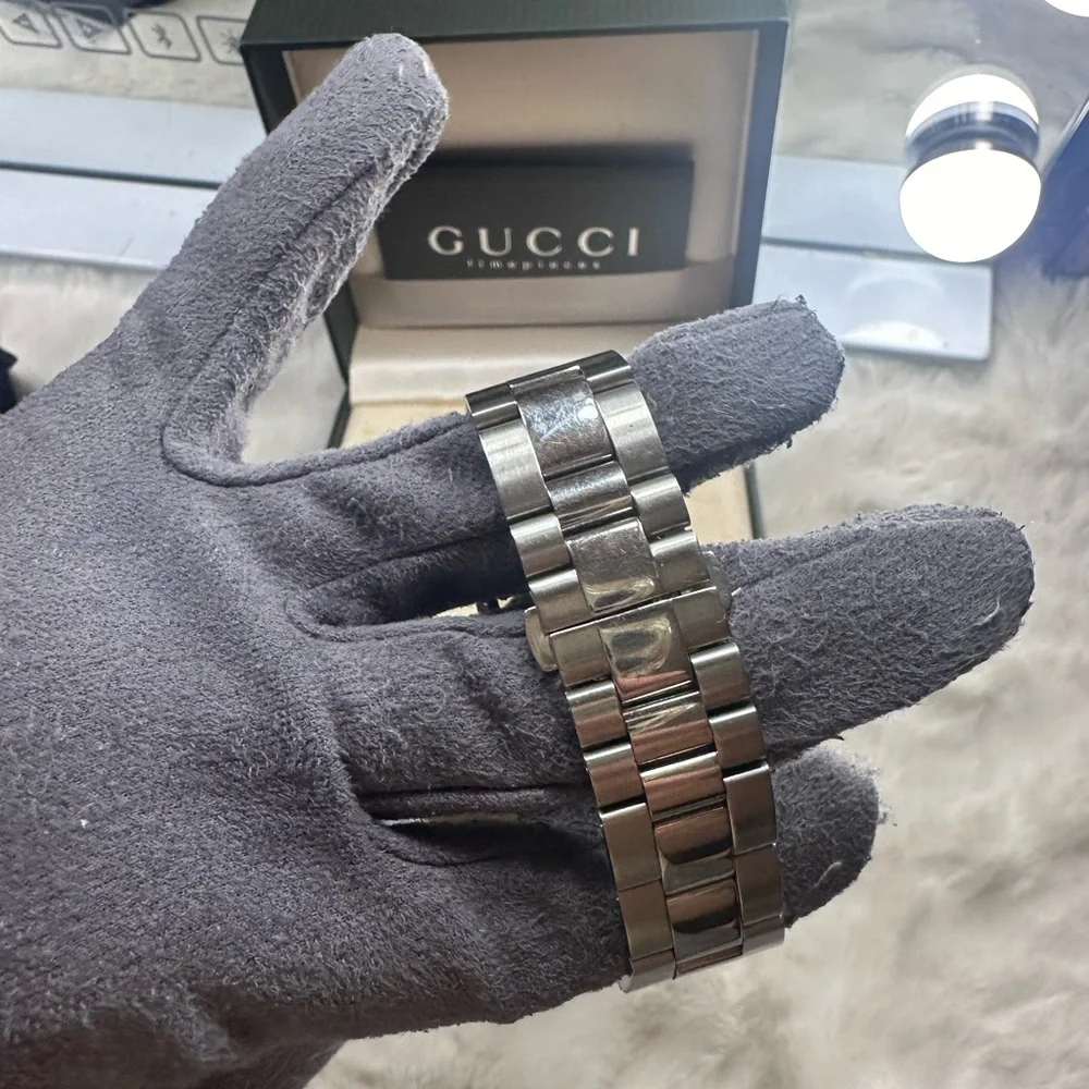 Authentic UNISEX GUCCI watch